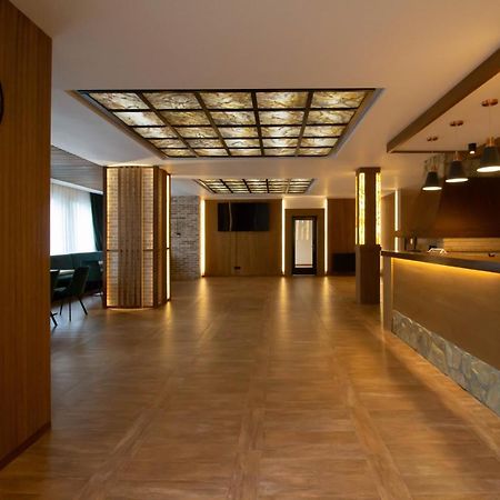 Berghaus Bucovina Hotel Câmpulung Moldovenesc Buitenkant foto