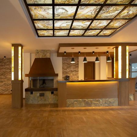 Berghaus Bucovina Hotel Câmpulung Moldovenesc Buitenkant foto