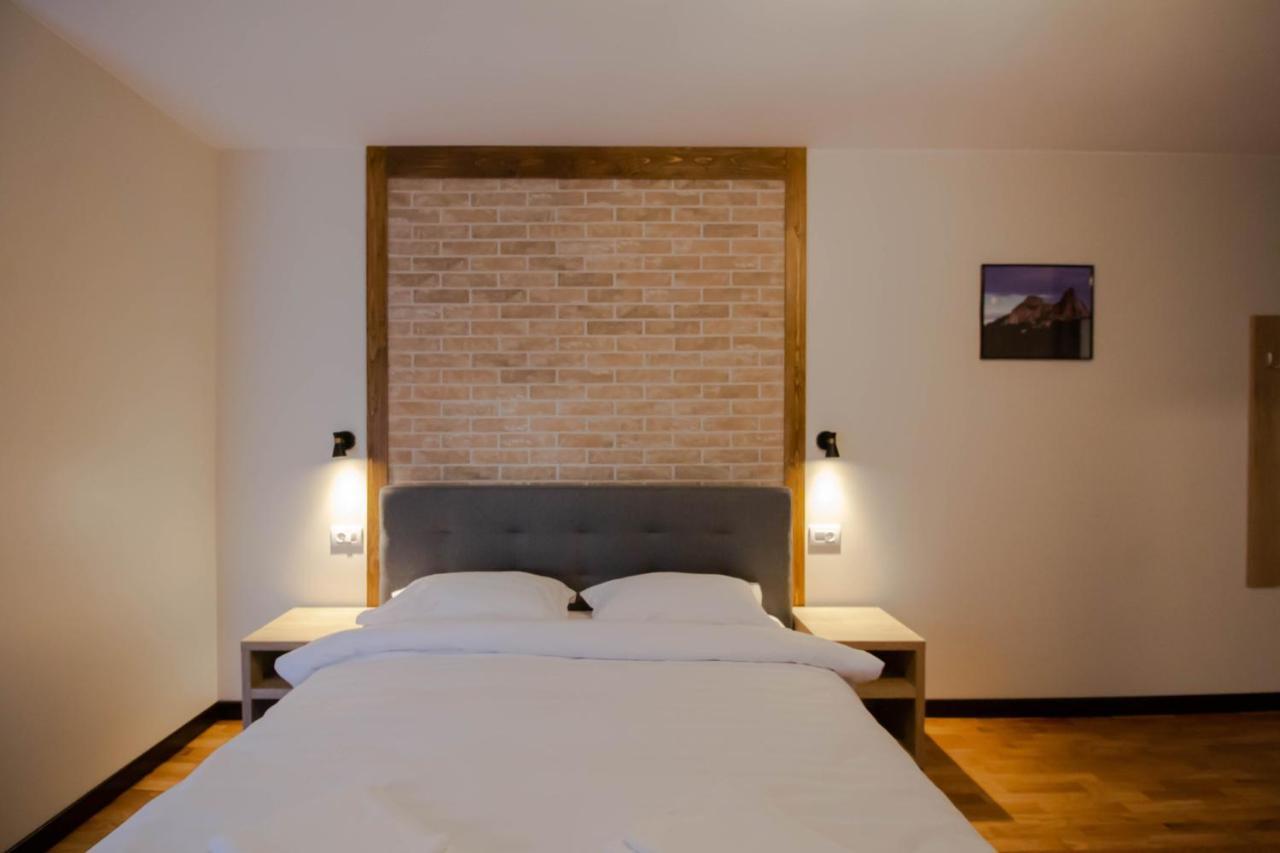 Berghaus Bucovina Hotel Câmpulung Moldovenesc Buitenkant foto