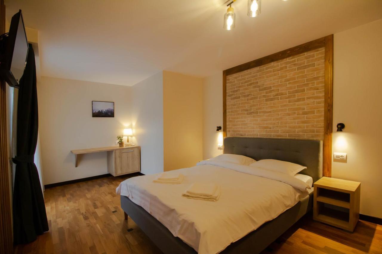 Berghaus Bucovina Hotel Câmpulung Moldovenesc Buitenkant foto