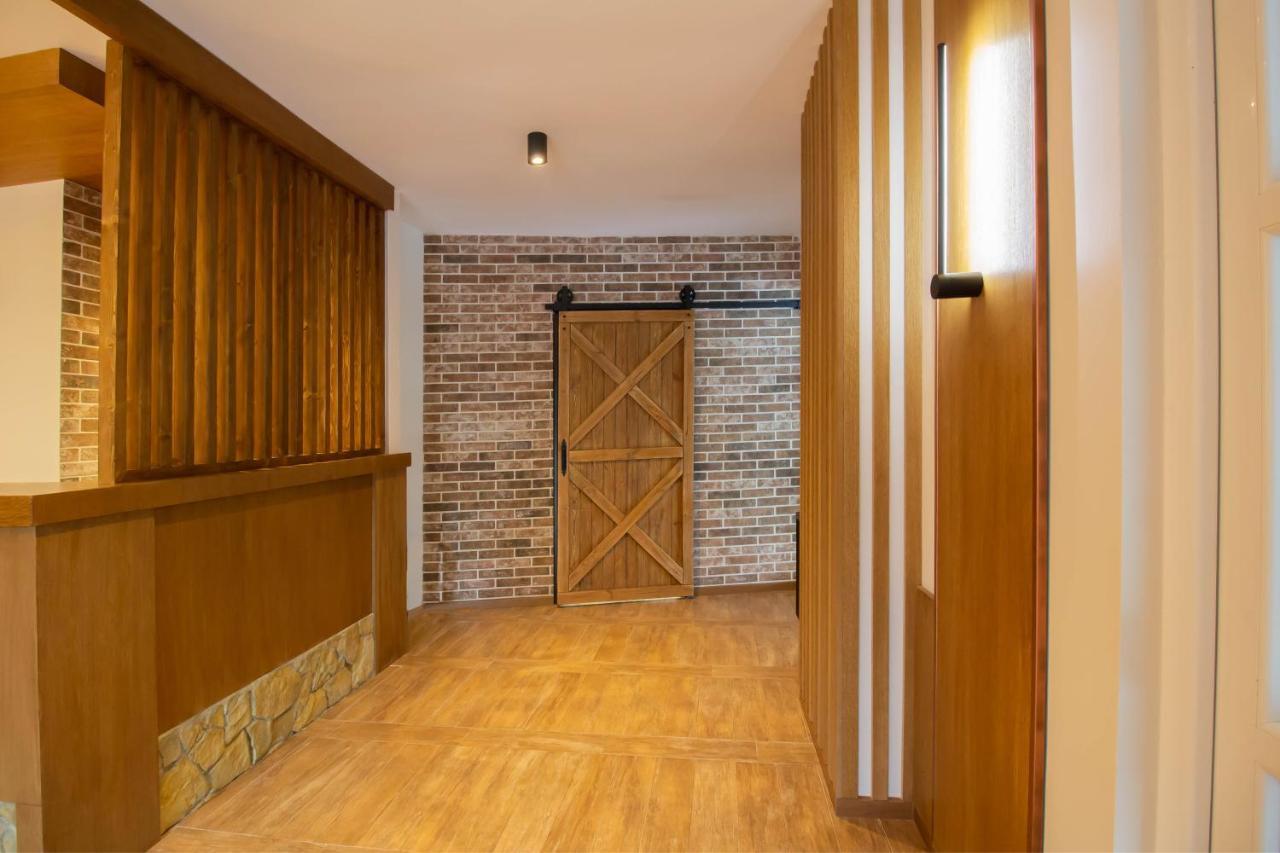 Berghaus Bucovina Hotel Câmpulung Moldovenesc Buitenkant foto